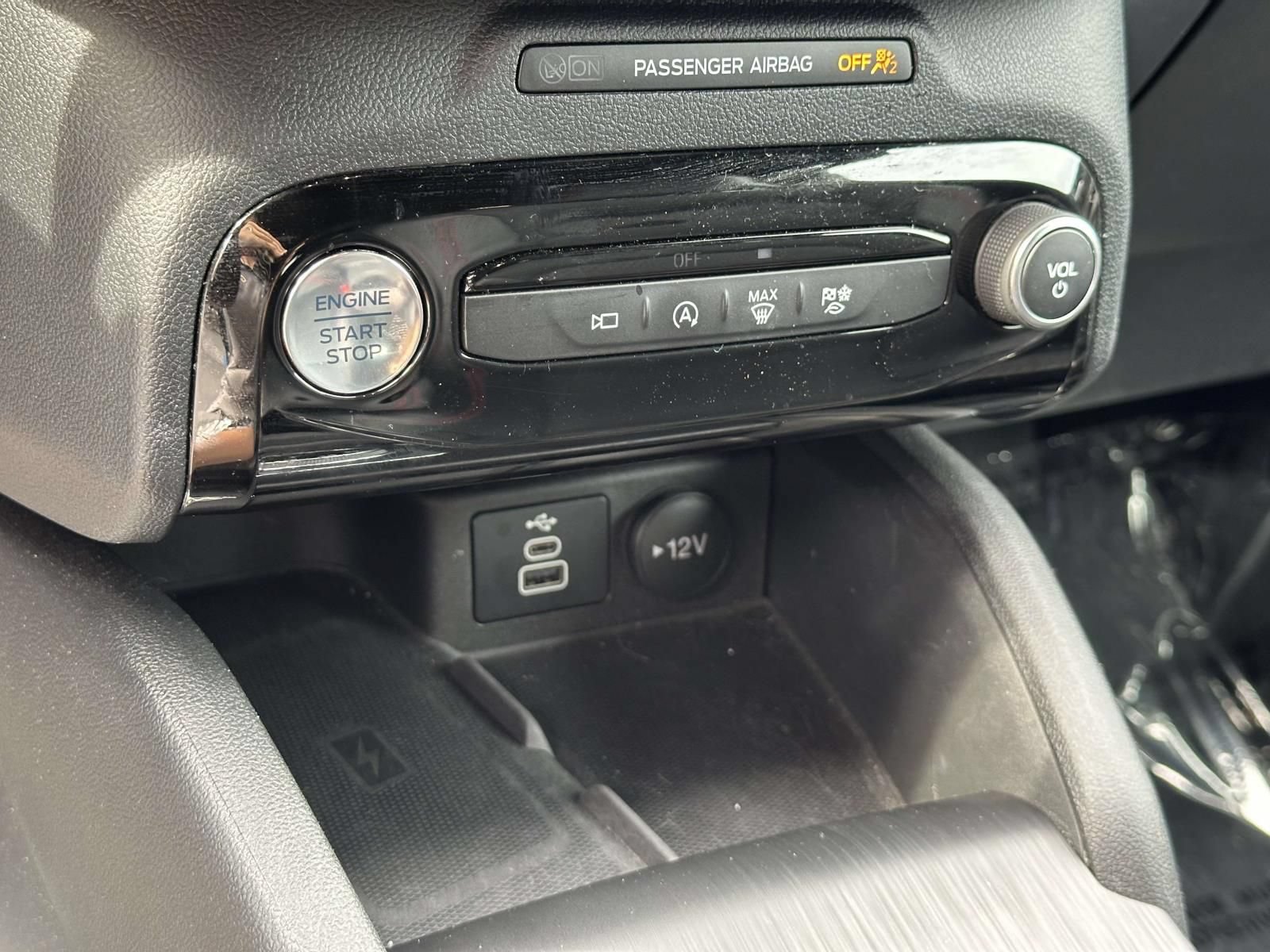 Used 2024 Ford Escape ST-Line Select w/ Tech Pack #2 AWD/4WD image 12