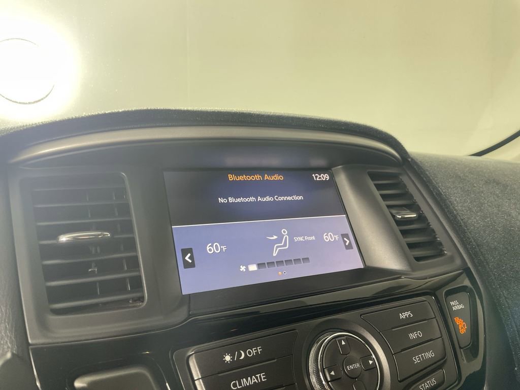 Used 2020 Nissan Pathfinder SV image 13