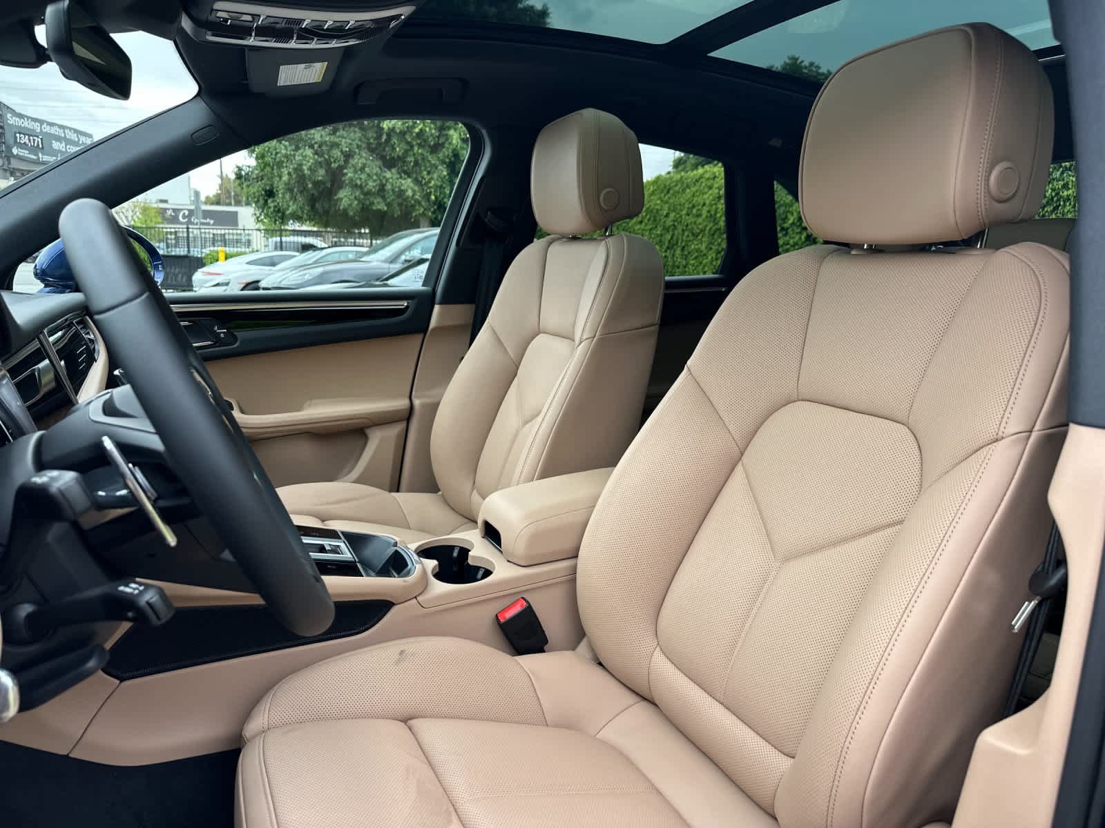New 2026 Porsche Macan AWD/4WD image 5