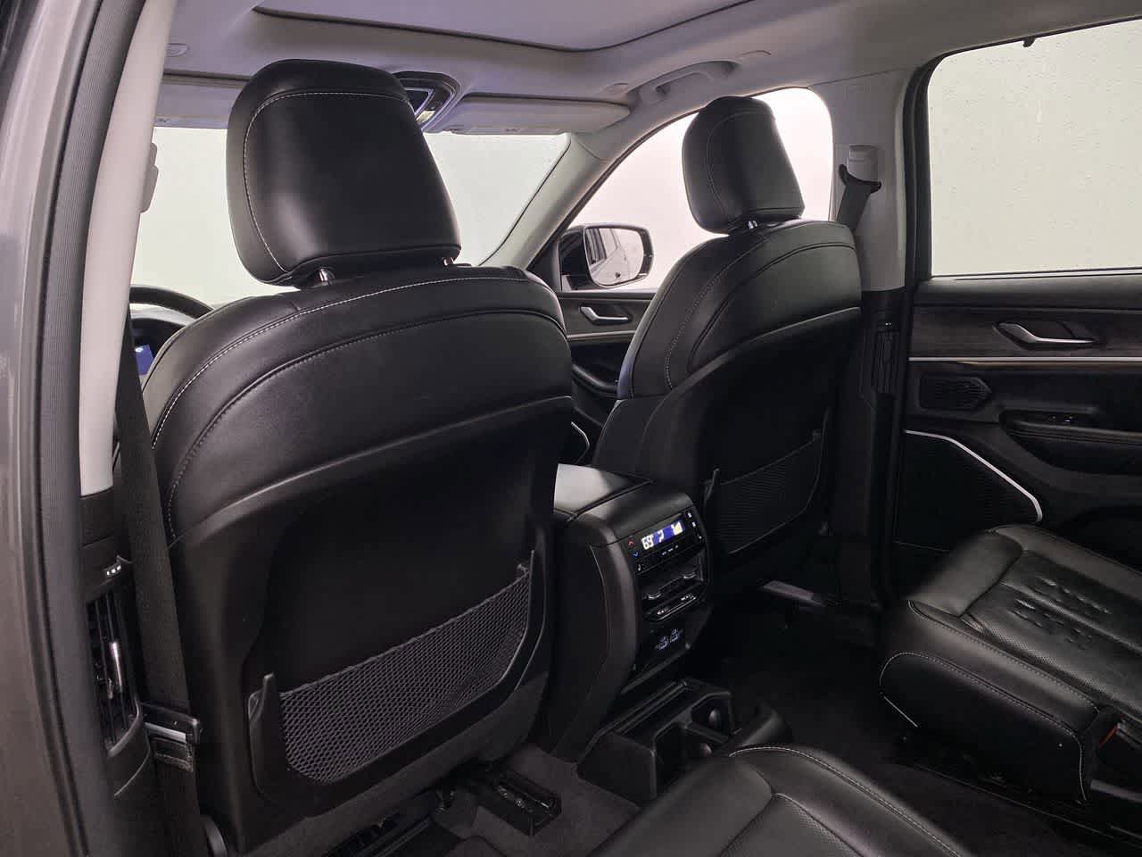 Used 2022 Jeep Grand Cherokee L Limited w/ Luxury Tech Group II AWD/4WD image 15