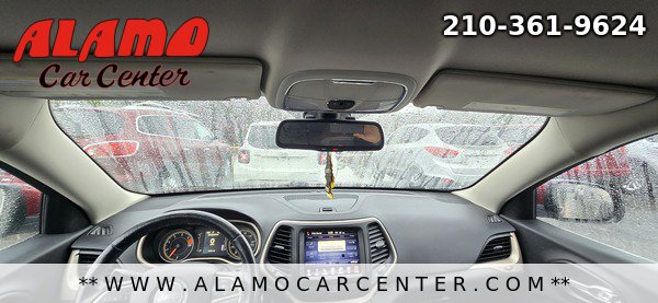 Used 2017 Jeep Cherokee Latitude FWD image 39