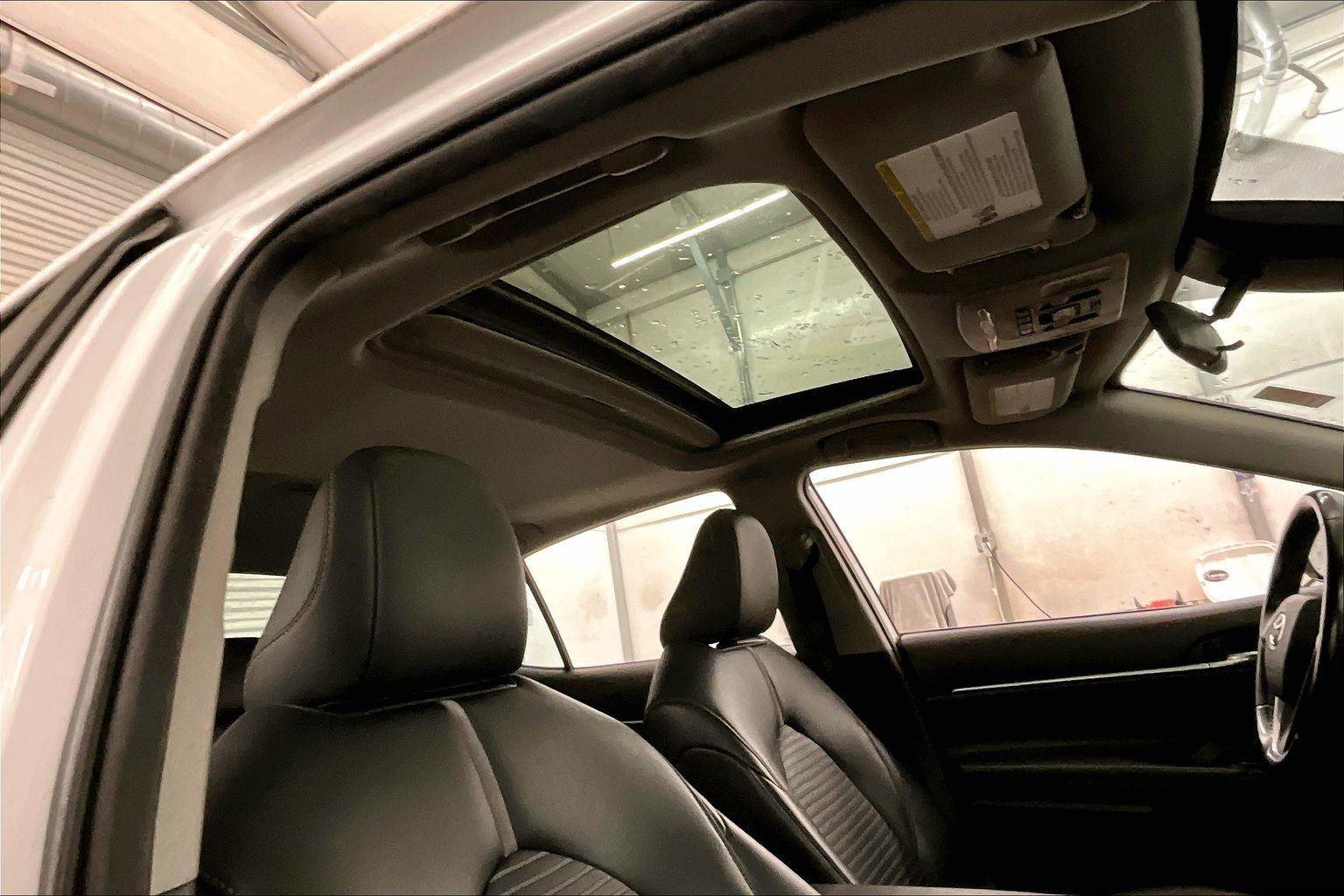 Used 2019 Toyota Camry SE image 21