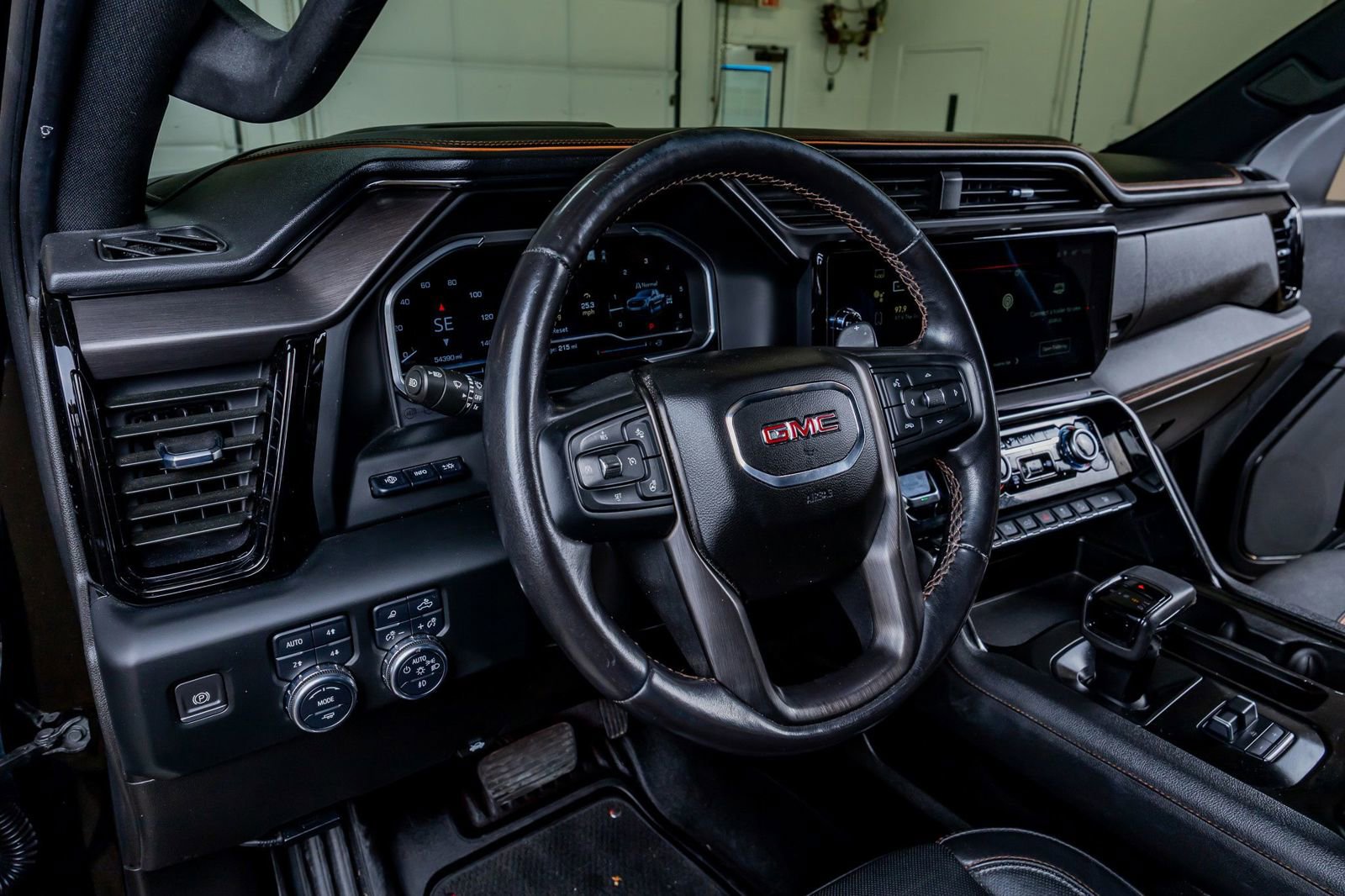 Used 2022 GMC Sierra 1500 AT4 w/ AT4 Premium Package AWD/4WD image 14