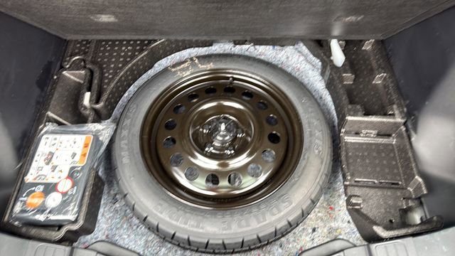 Used 2025 Ford Escape Platinum image 12