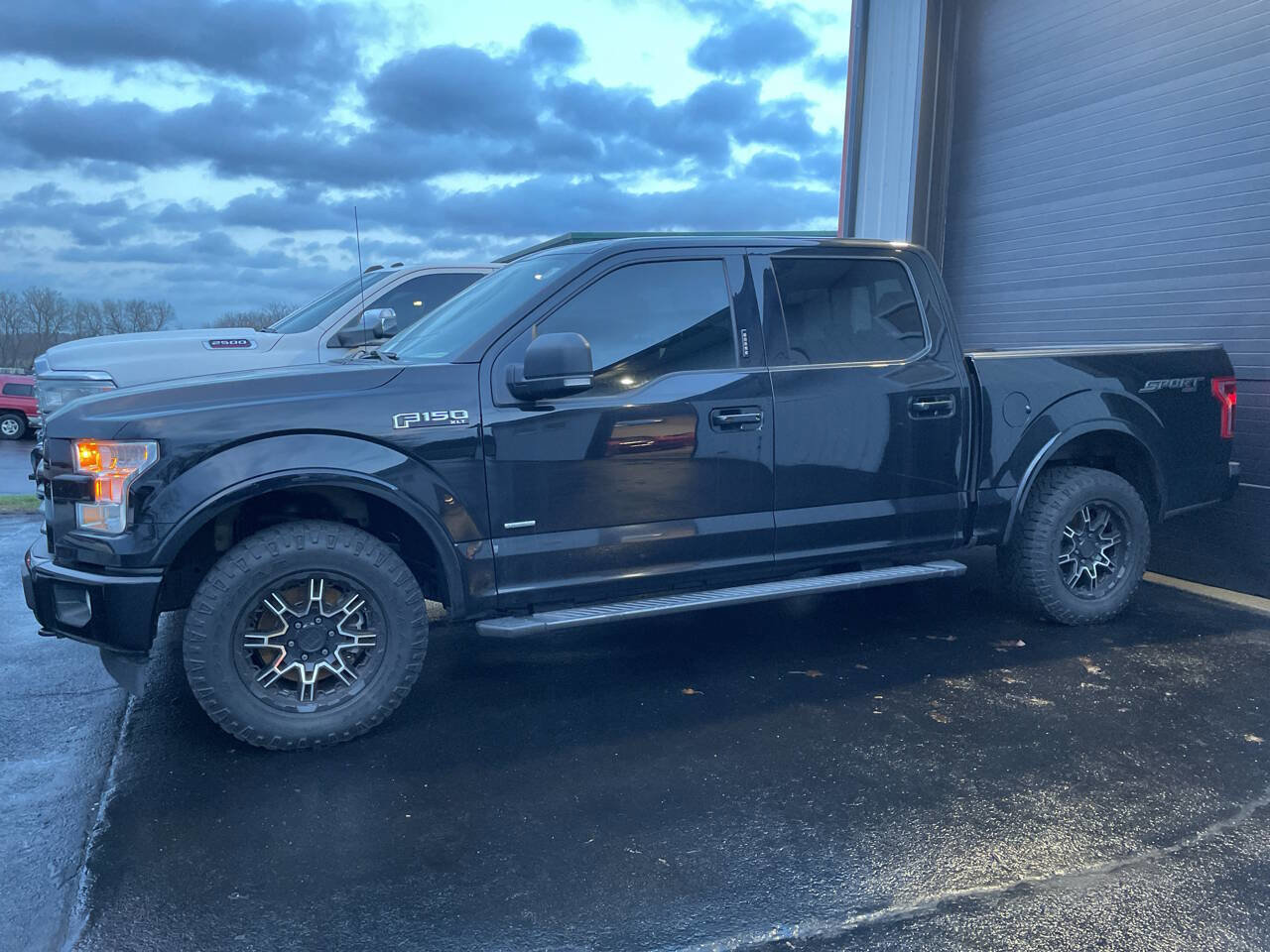 Used 2017 Ford F150 XLT w/ Equipment Group 302A Luxury image 2