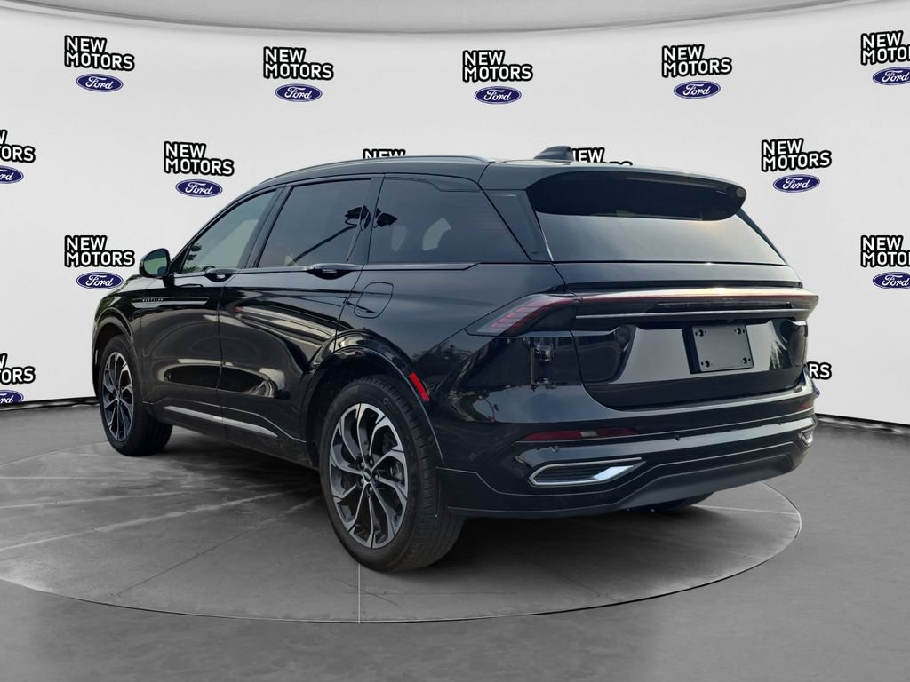 Used 2024 Lincoln Nautilus Reserve w/ Equipment Group 202A AWD/4WD image 2