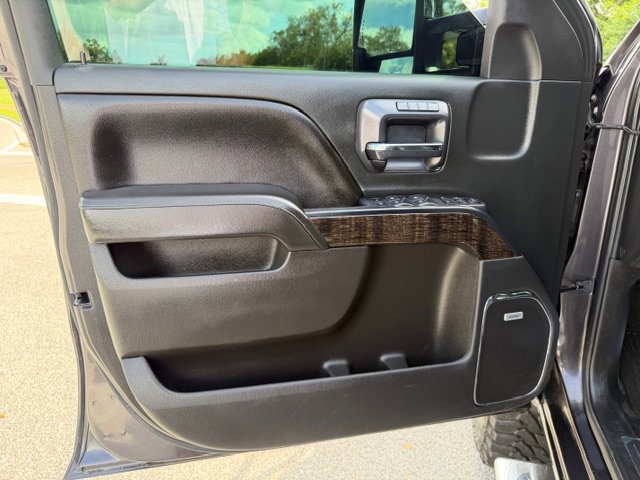 Used 2015 GMC Sierra 2500 Denali w/ Duramax Plus Package AWD/4WD image 7