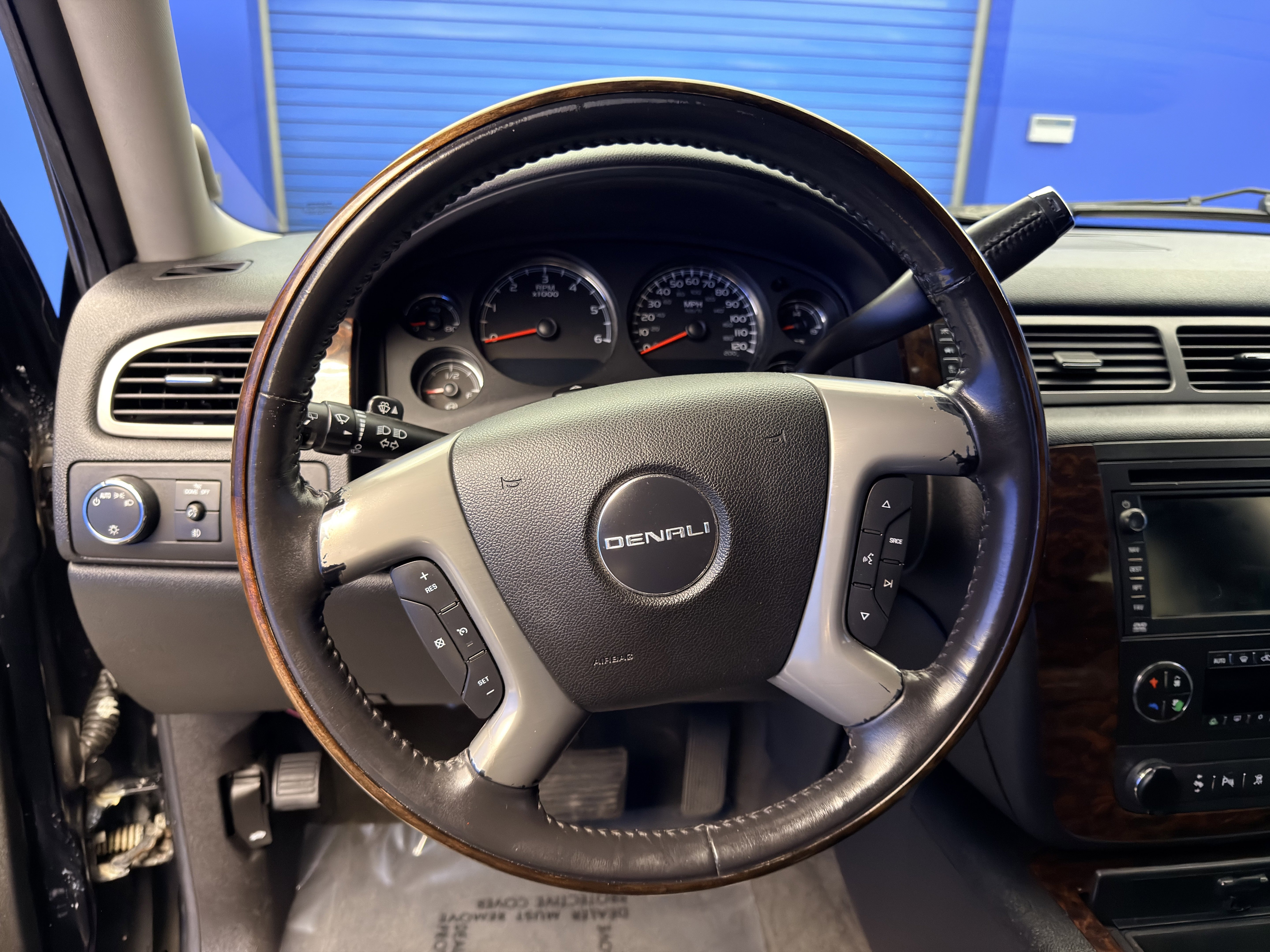 Used 2008 GMC Yukon Denali image 14