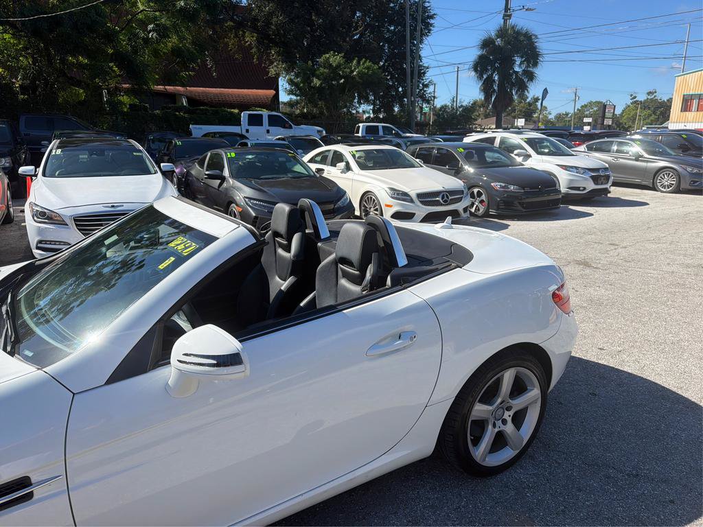 Used 2015 Mercedes-Benz SLK 250 w/ Premium Package image 21
