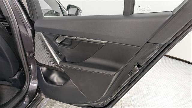Used 2025 BMW 530i w/ Premium Package RWD image 19