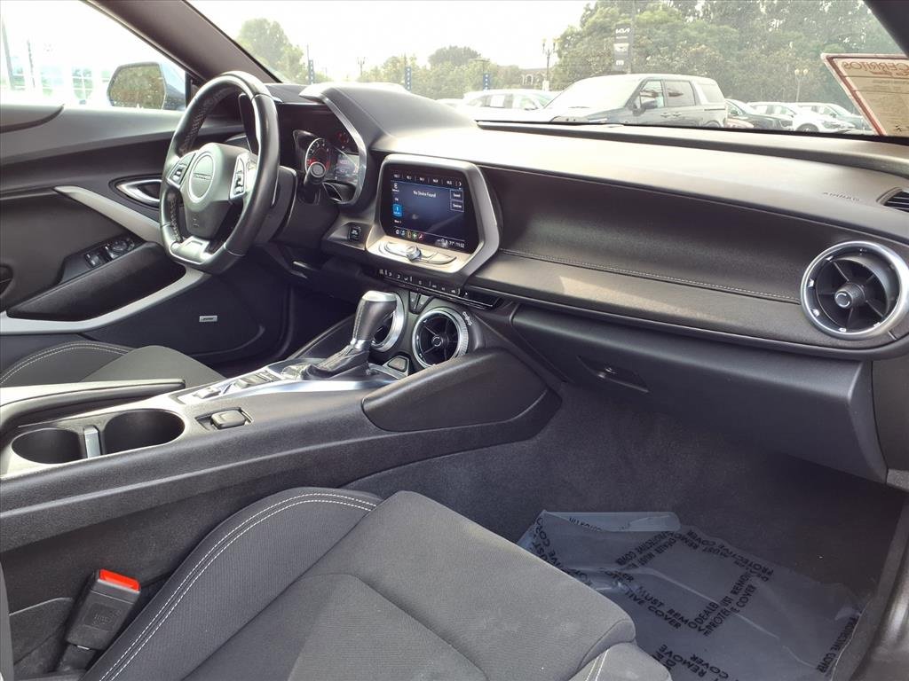 Used 2023 Chevrolet Camaro LT w/ Technology Package image 13