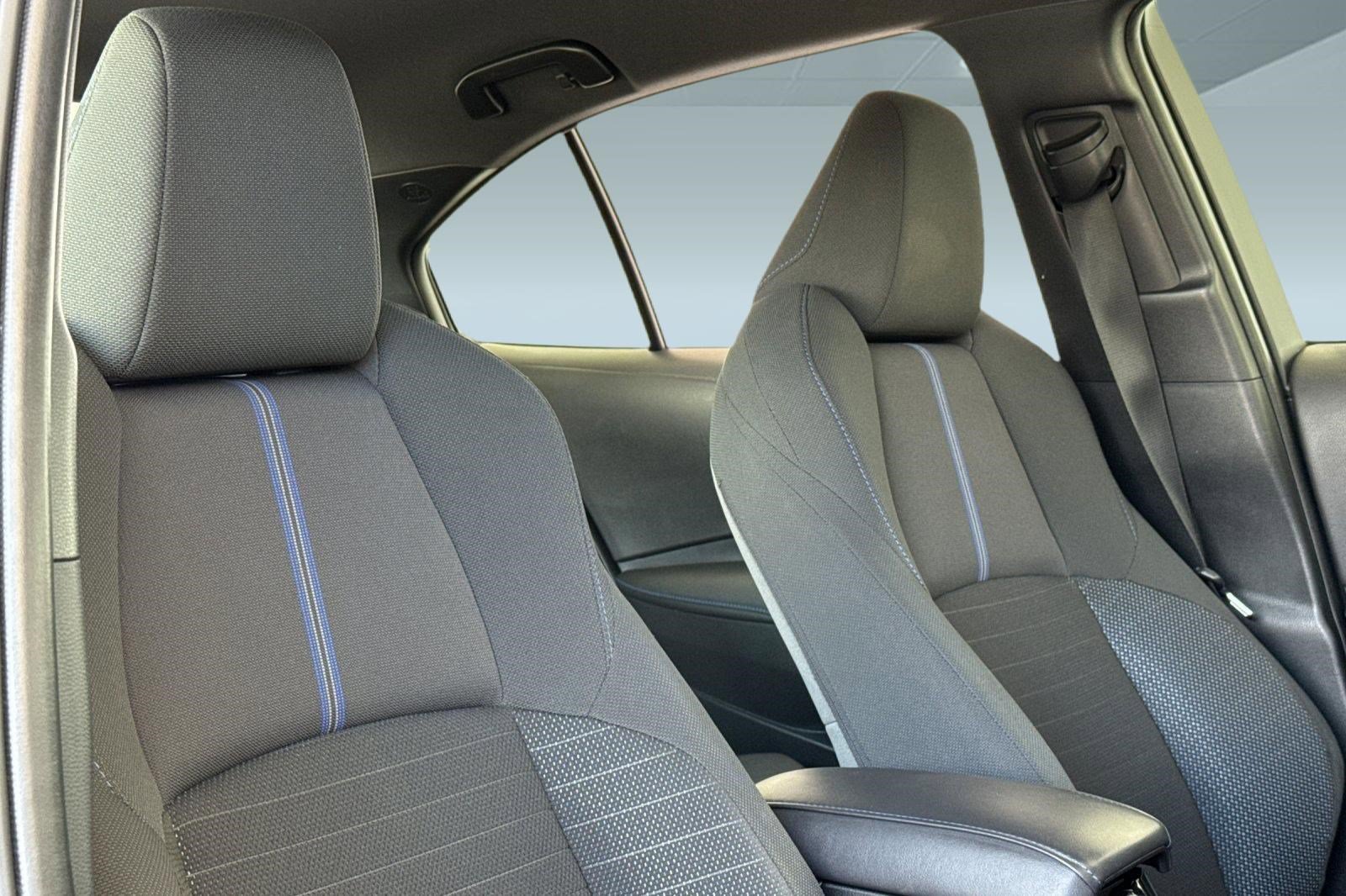 Used 2021 Toyota Corolla SE w/ Carpet Mat Package (TMS) FWD image 30