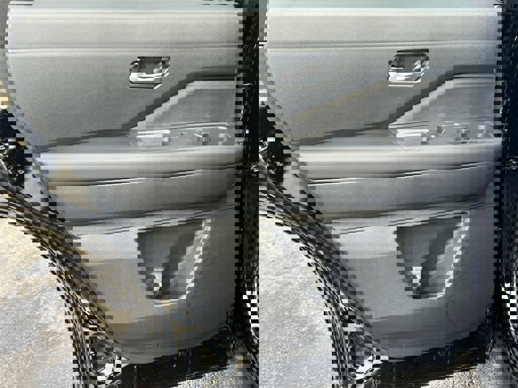 New 2026 Nissan Pathfinder SL image 35