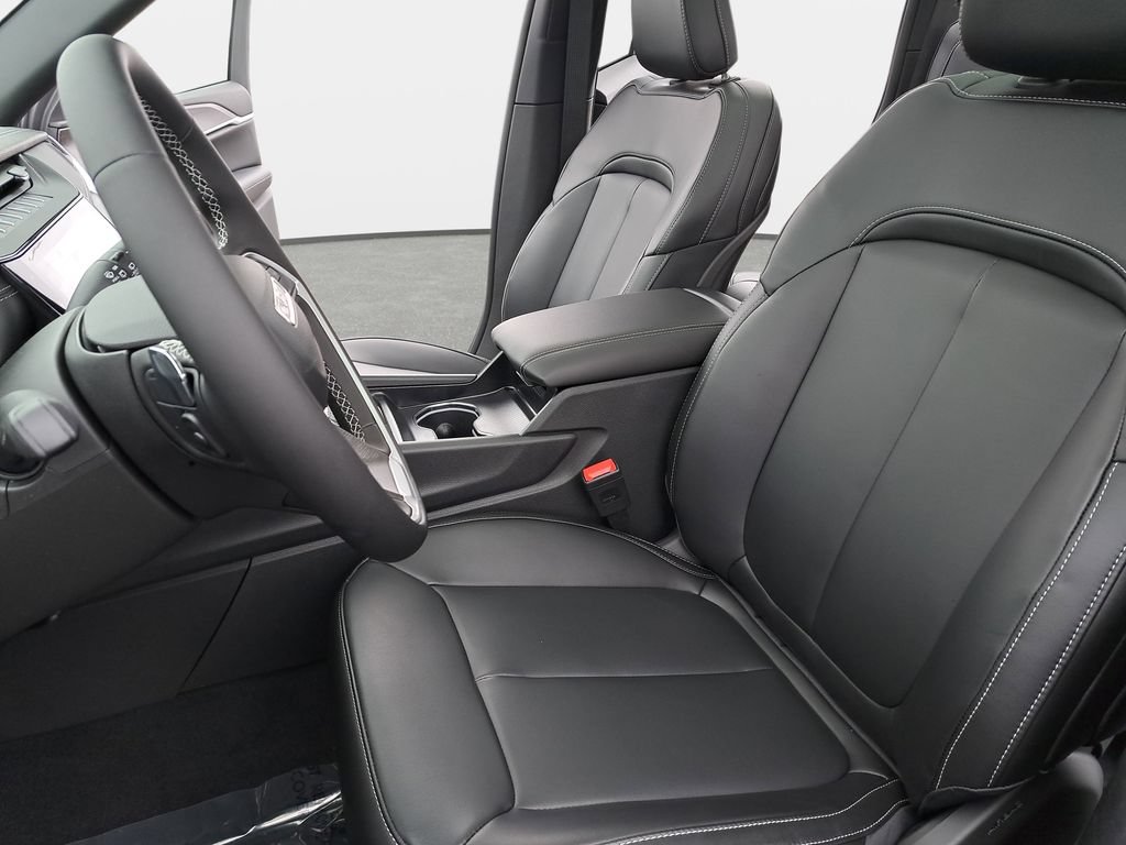 New 2026 Jeep Grand Cherokee Limited w/ Limited Altitude Package AWD/4WD image 16