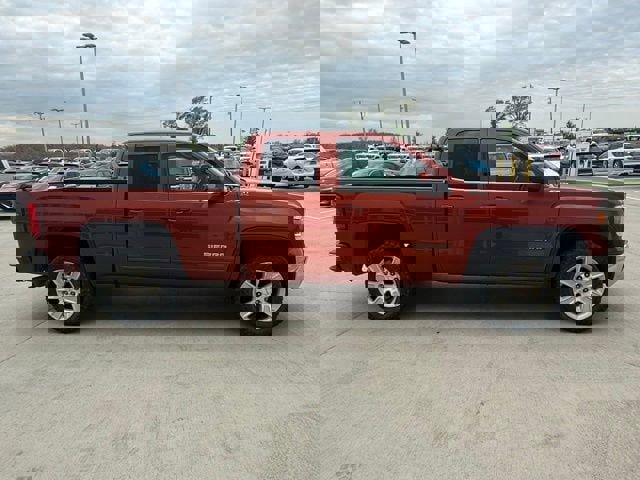 Used 2015 GMC Sierra 1500 SLE w/ SLE Value Package AWD/4WD image 2