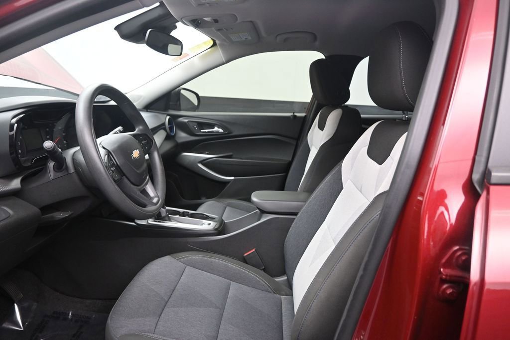 Used 2024 Chevrolet Trax LS FWD image 15