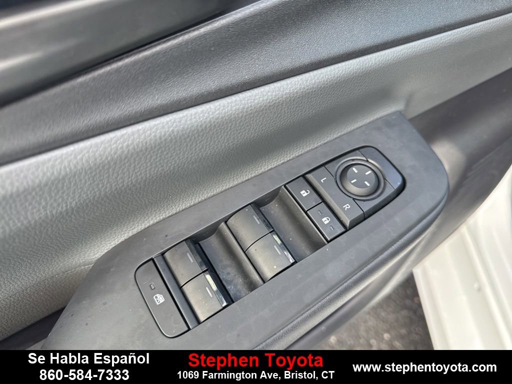 Used 2025 Toyota Prius LE image 15