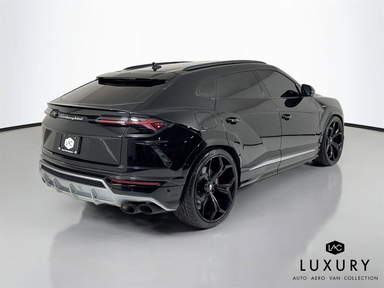 Used 2020 Lamborghini Urus AWD/4WD image 6