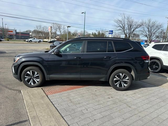 Used 2024 Volkswagen Atlas SE image 4