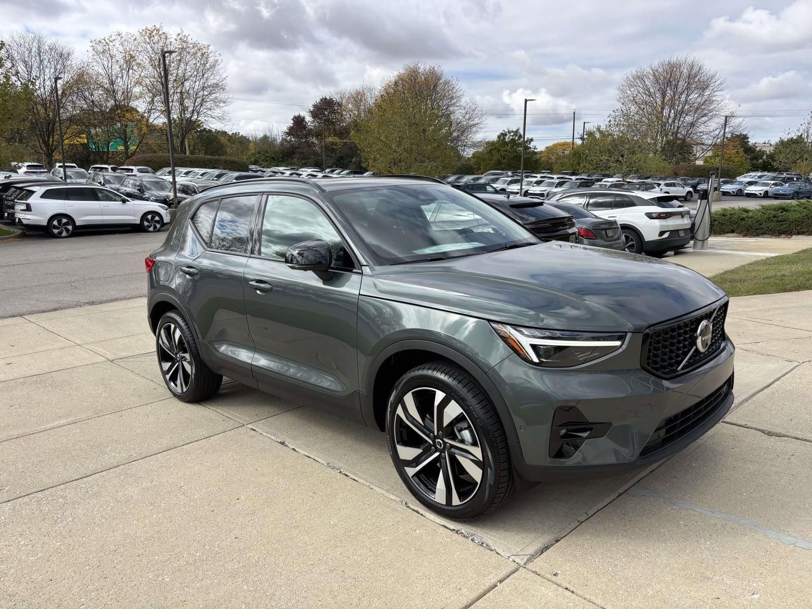 New 2026 Volvo XC40 B5 Ultra w/ Protection Package Premier AWD/4WD image 1
