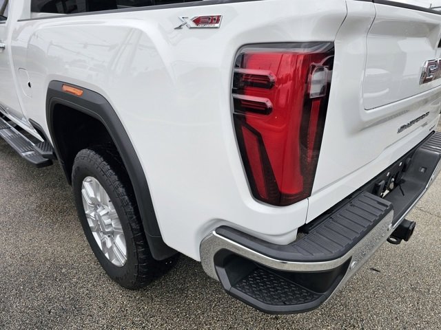 Used 2024 GMC Sierra 2500 SLT w/ SLT Premium Package image 15