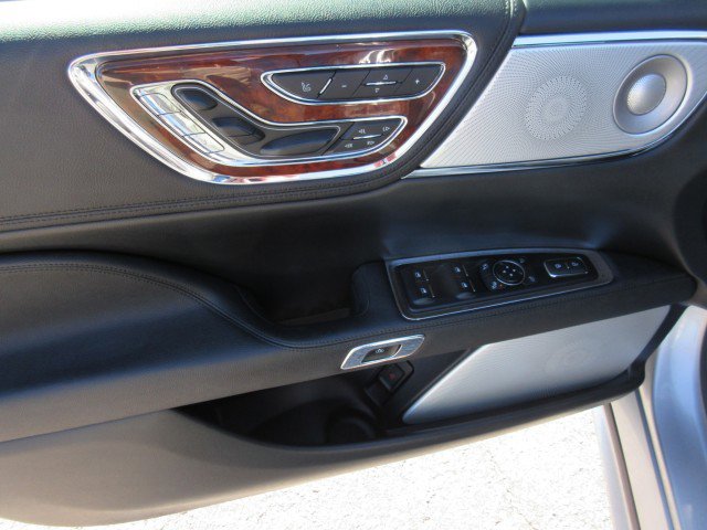 Used 2020 Lincoln Continental Reserve w/ Luxury Package image 15
