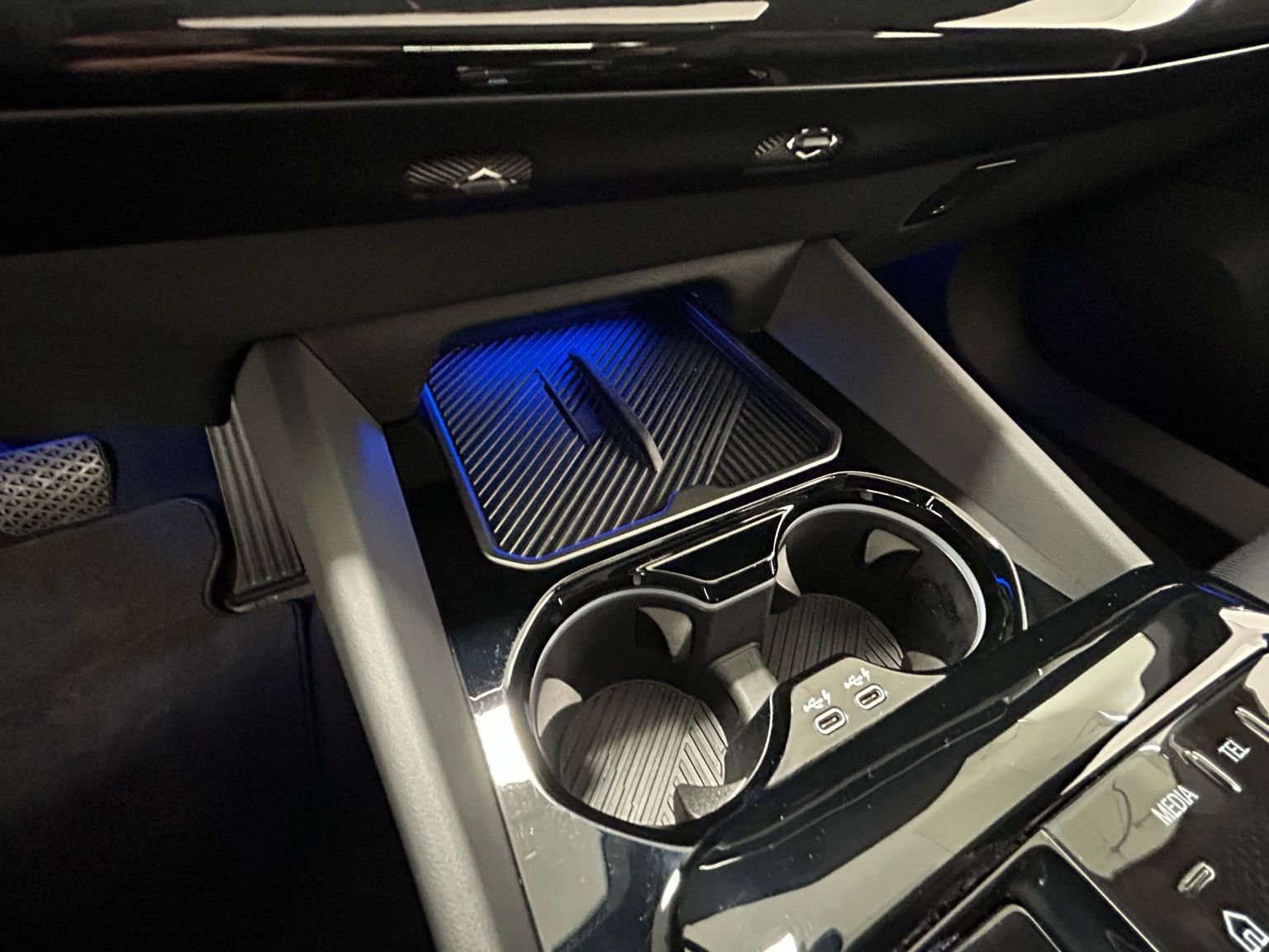 Used 2025 BMW 530i xDrive w/ Premium Package image 21