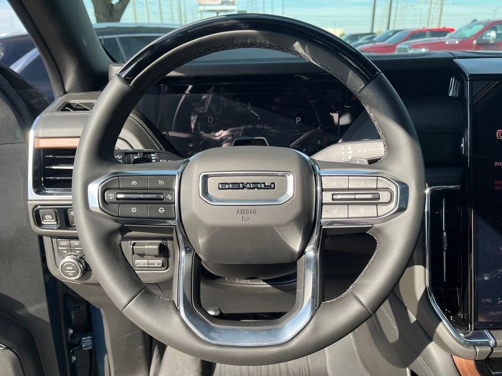 New 2026 GMC Yukon XL Denali w/ Denali Reserve Package image 17