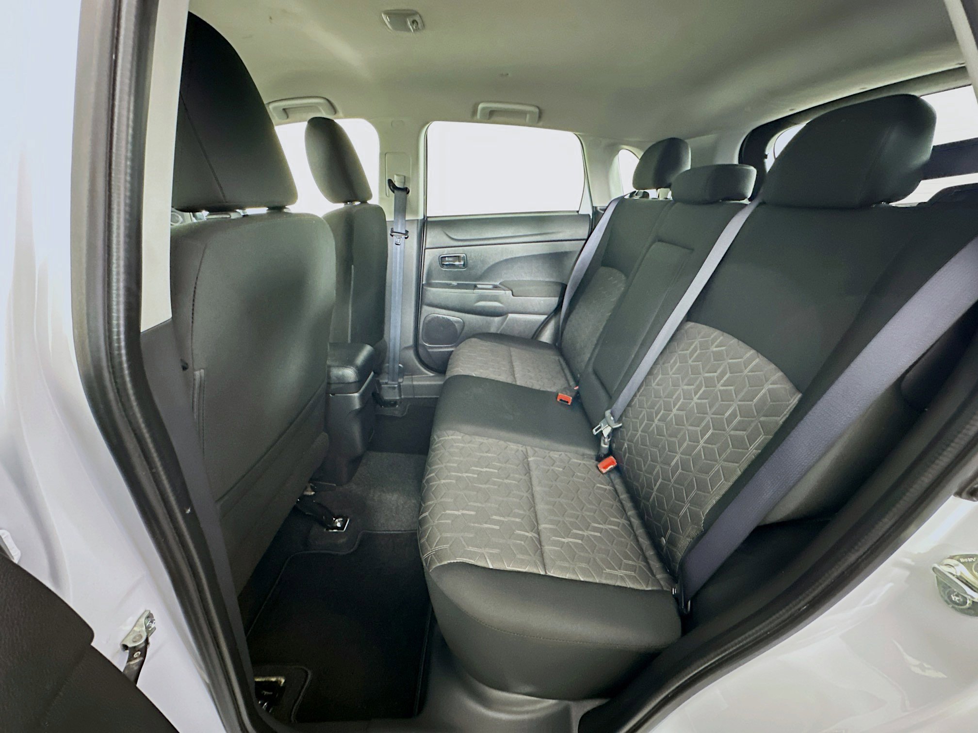 Used 2024 Mitsubishi Outlander Sport ES image 25