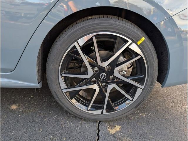 New 2025 Nissan Sentra SR w/ SR Premium Package image 26