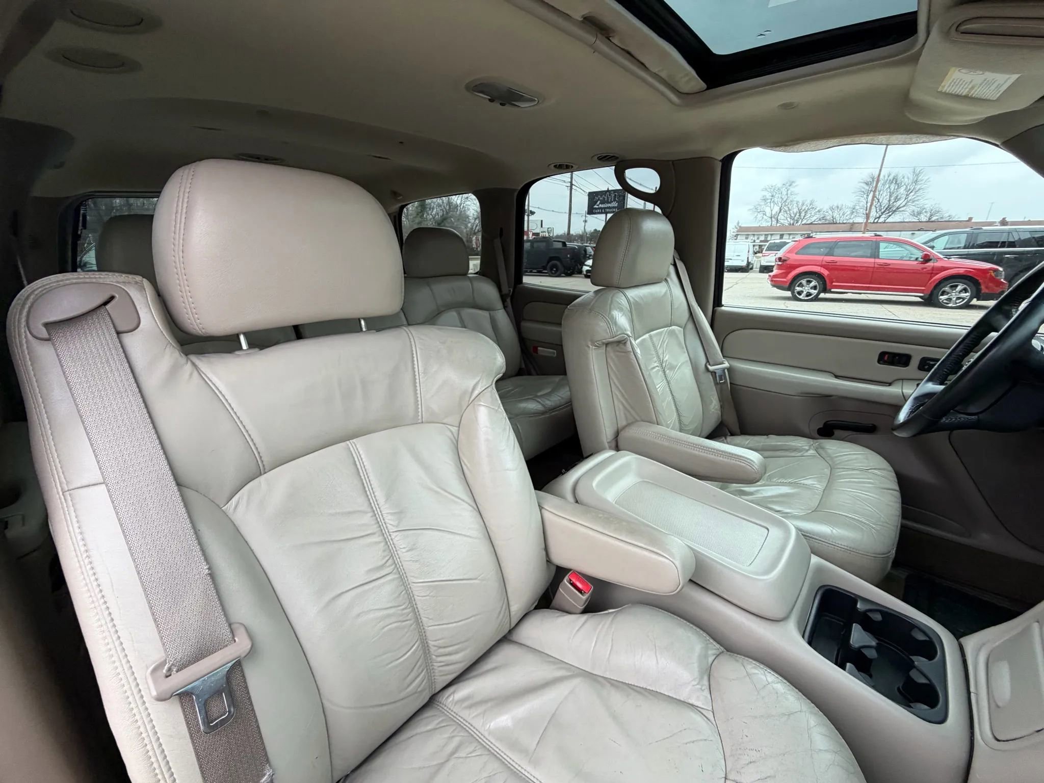 Used 2002 Chevrolet Tahoe LT image 12