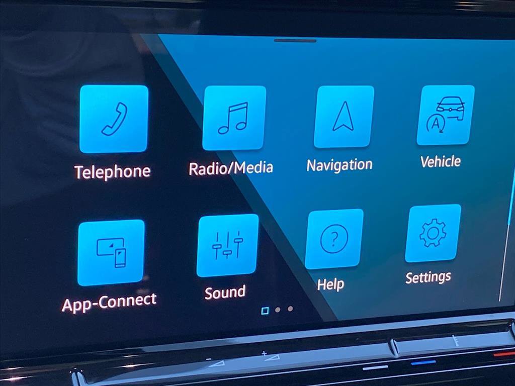 Certified 2025 Volkswagen Atlas Cross Sport SEL image 14