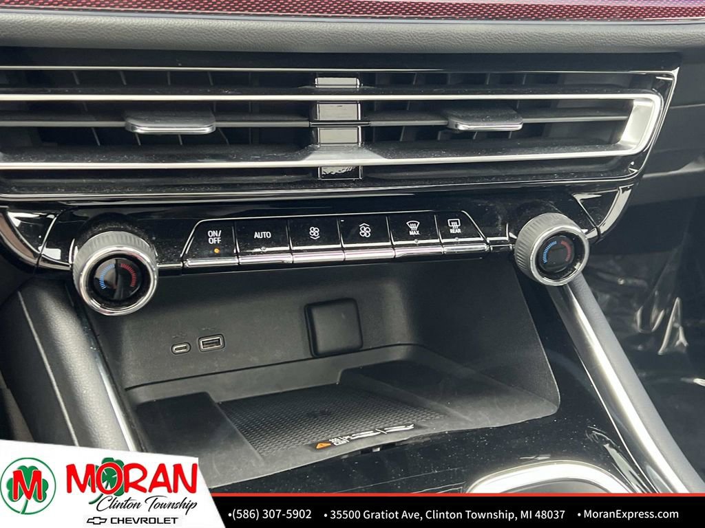 Certified 2025 Chevrolet Traverse RS AWD/4WD image 26