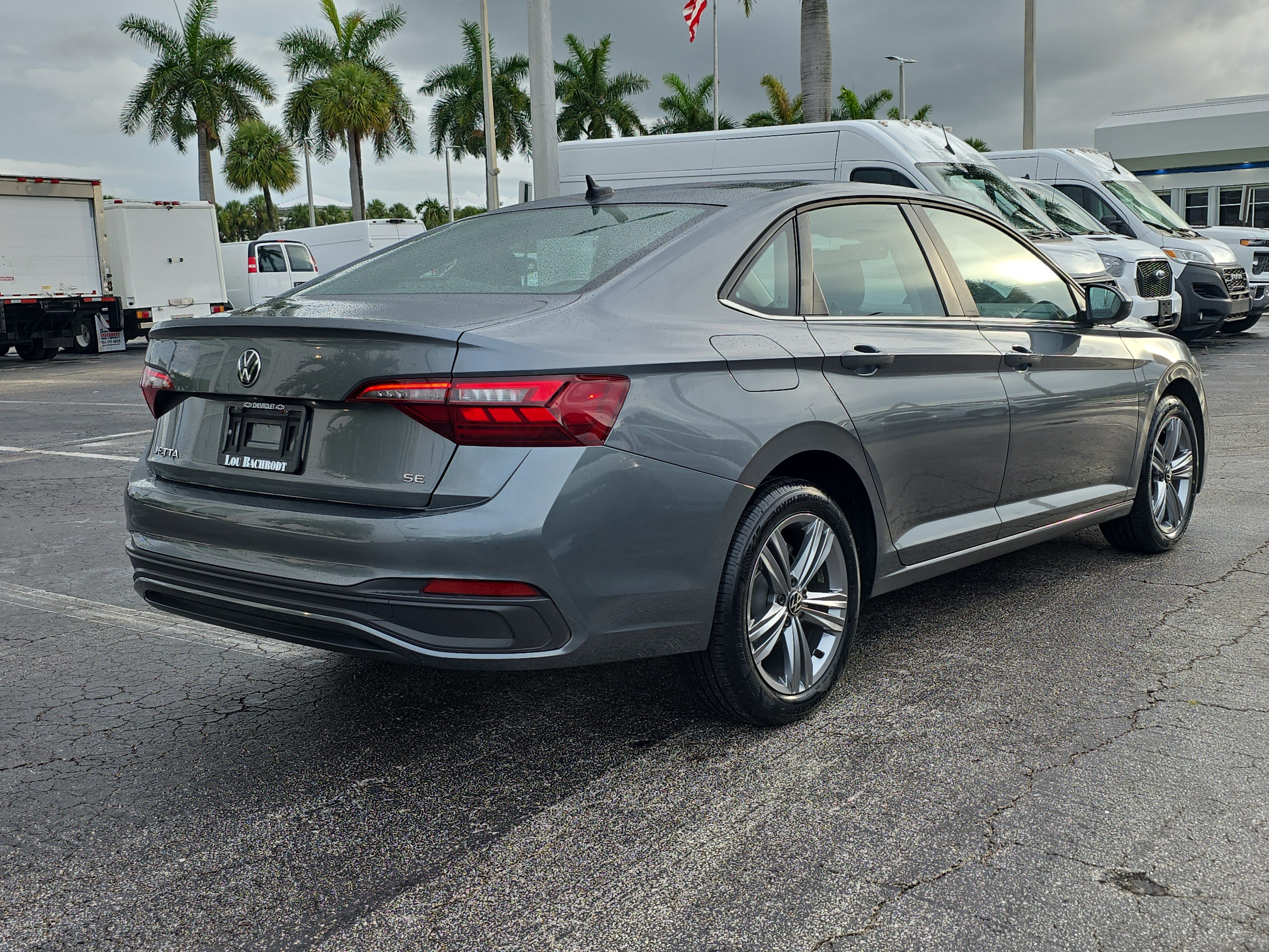 Used 2024 Volkswagen Jetta SE FWD image 7