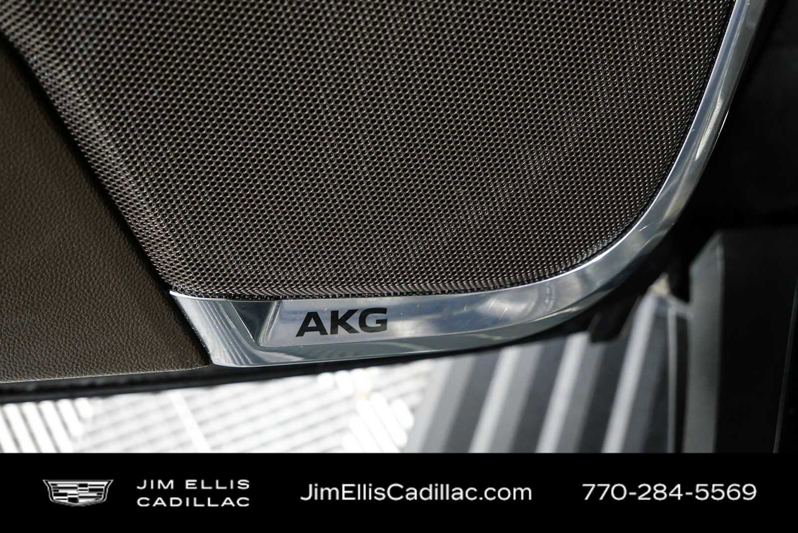 Used 2025 Cadillac Escalade Premium Luxury RWD image 7