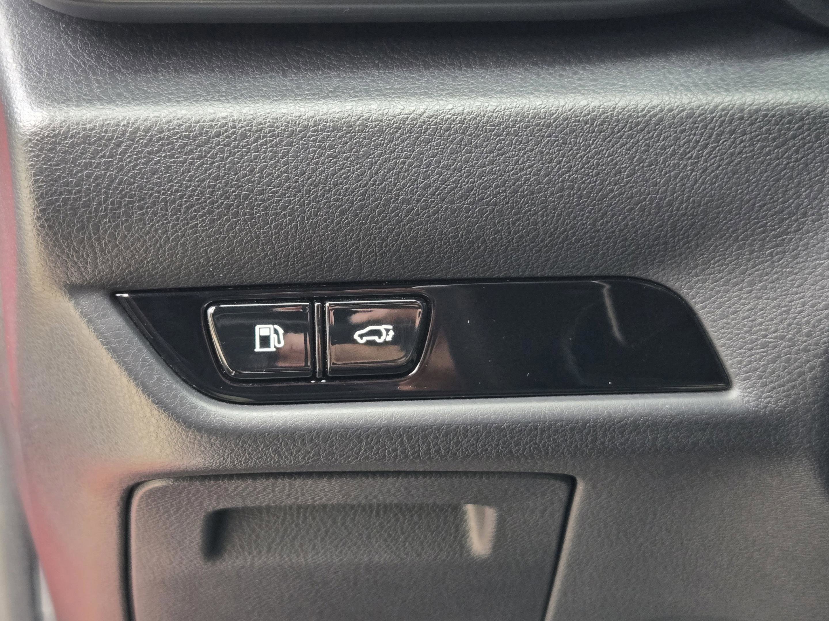 Used 2024 Lexus NX 250 FWD w/ Towing Package (2000 Lbs) image 15