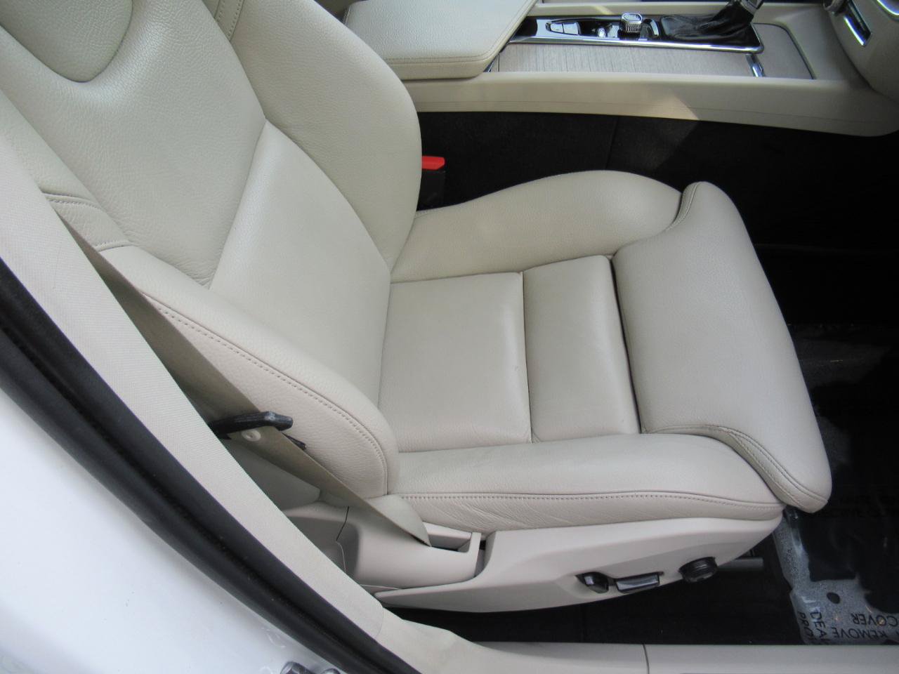 Used 2018 Volvo XC60 T6 Inscription w/ Convenience Package AWD/4WD image 15