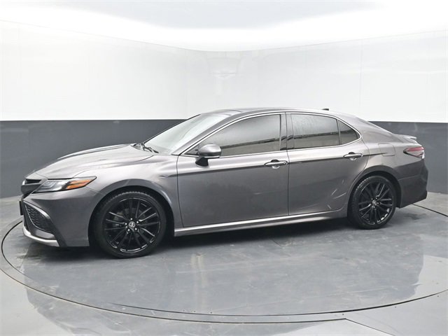 Used 2022 Toyota Camry XSE image 2