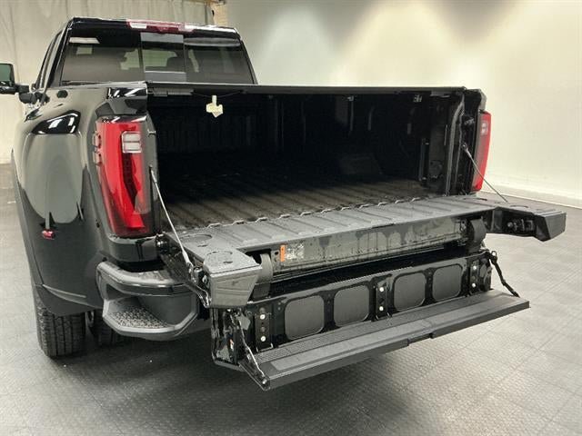 New 2026 GMC Sierra 3500 Denali w/ Denali Reserve Package AWD/4WD image 32