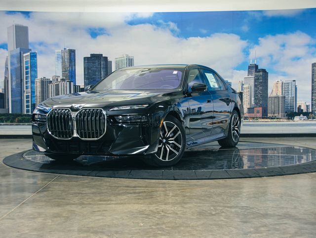 Used 2026 BMW 760i xDrive w/ Executive Package AWD/4WD image 2