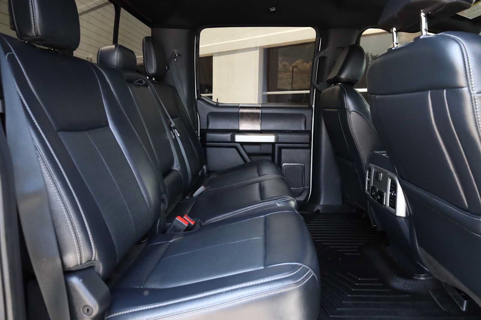 Used 2022 Ford F250 Lariat w/ Lariat Ultimate Package AWD/4WD image 41