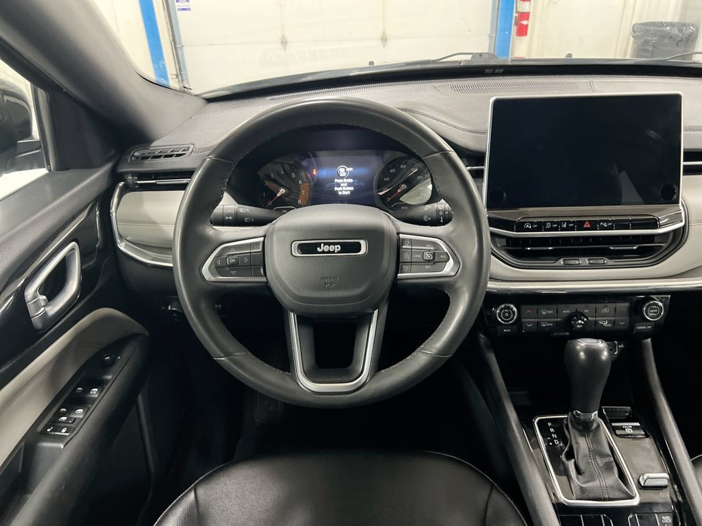 Used 2023 Jeep Compass Limited AWD/4WD image 11