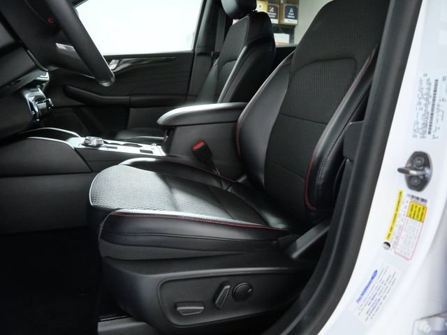 Certified 2023 Ford Escape ST-Line w/ Tech Pack #1 AWD/4WD image 16