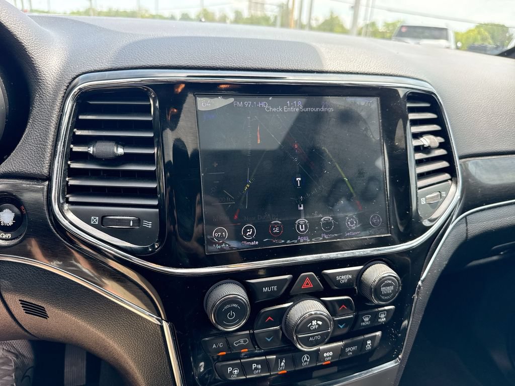 Used 2020 Jeep Grand Cherokee Trailhawk w/ Premium Lighting Group AWD/4WD image 17