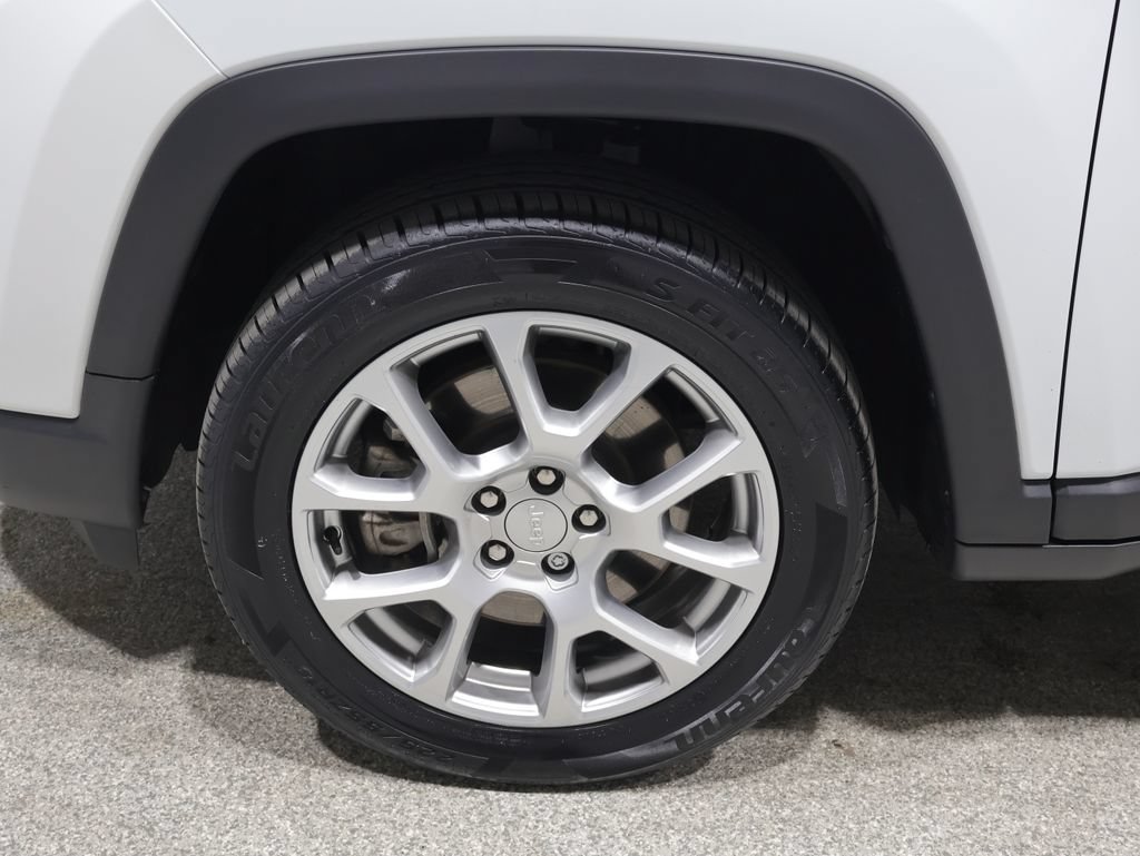 Used 2023 Jeep Compass Latitude AWD/4WD image 9