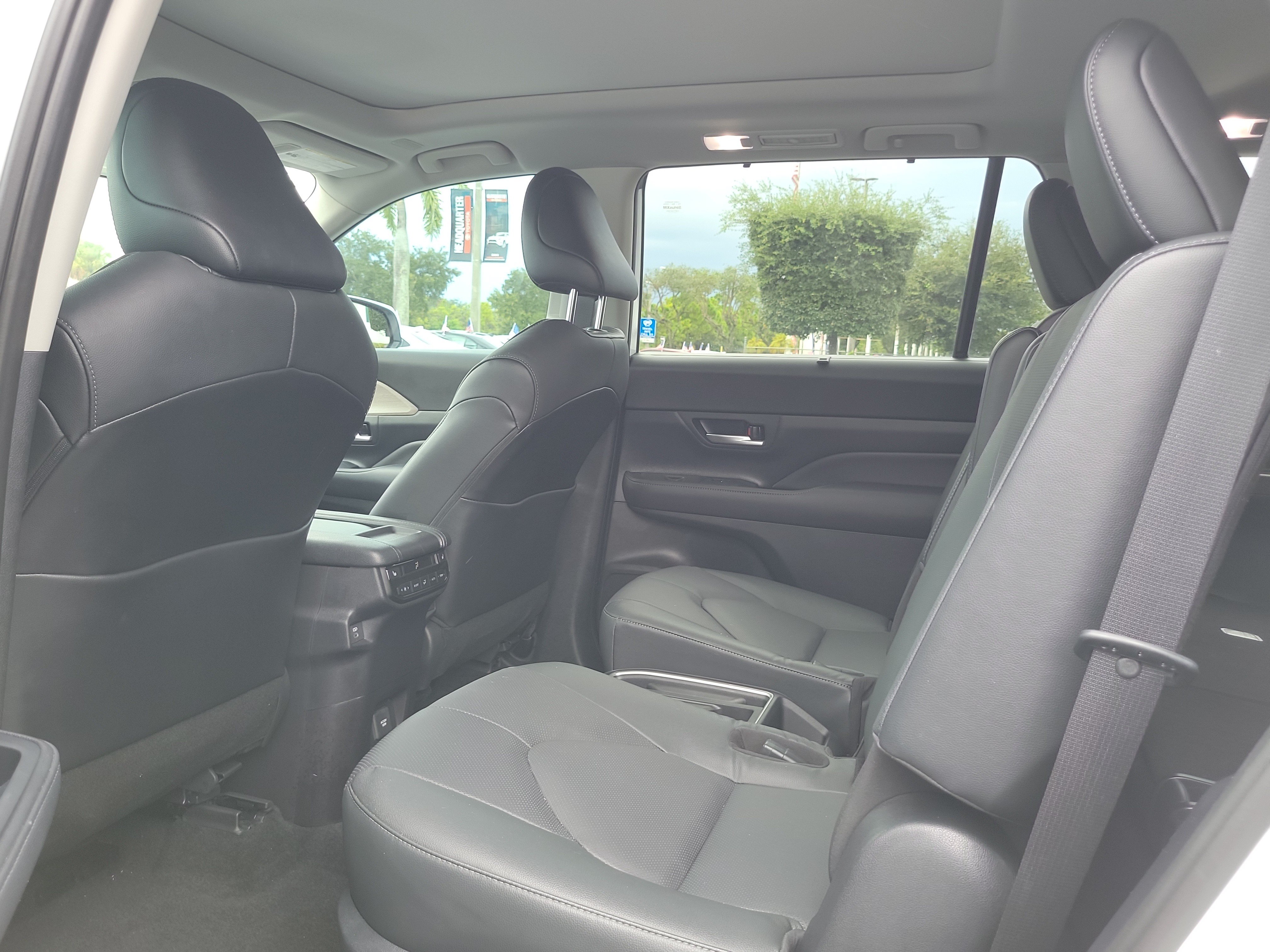Used 2025 Toyota Grand Highlander FWD image 18