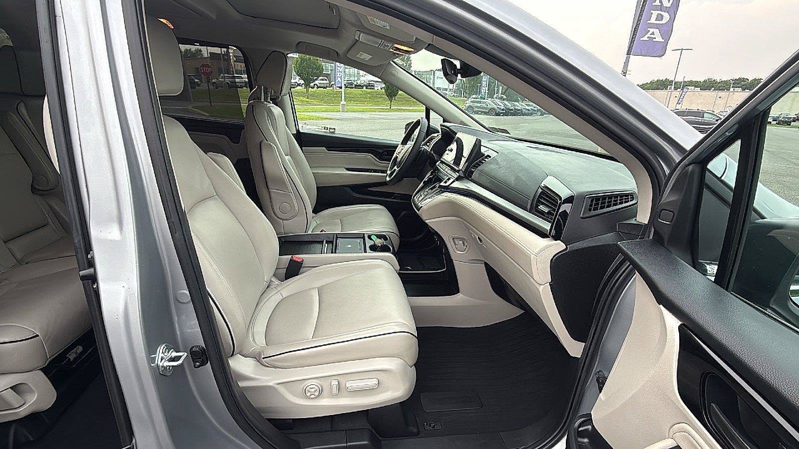 Used 2025 Honda Odyssey Touring image 17