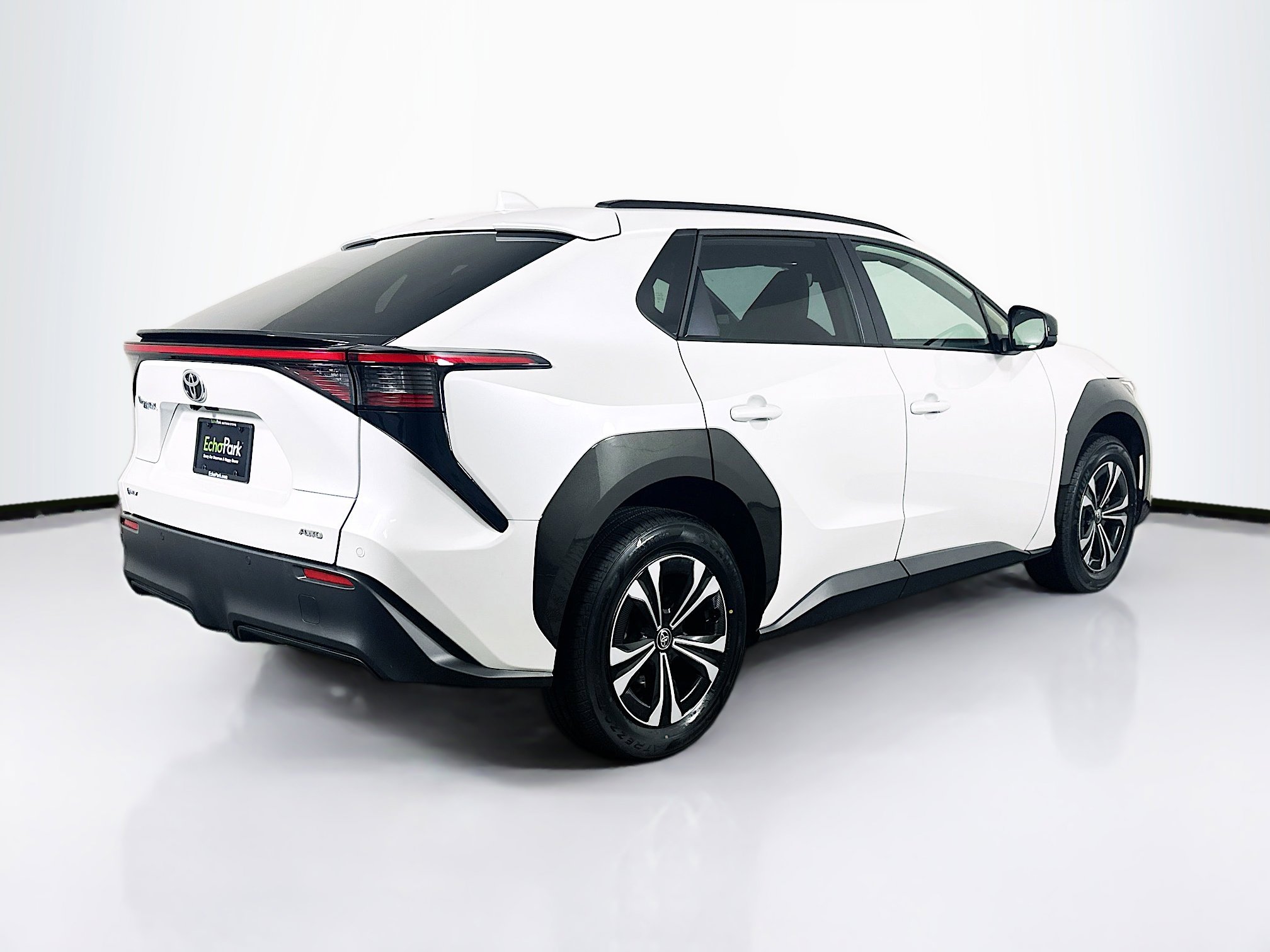 Used 2024 Toyota bZ4X XLE w/ Weather Package image 9