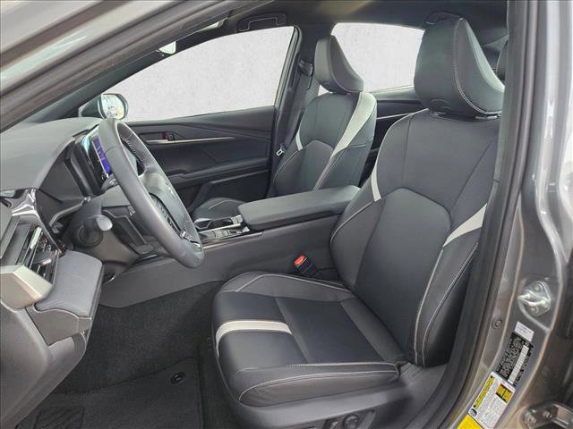 Used 2025 Toyota Camry SE image 17