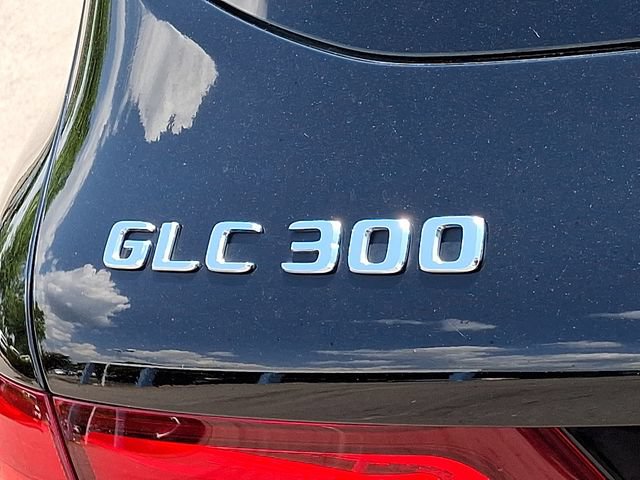 Used 2019 Mercedes-Benz GLC 300 4MATIC w/ Parking Assistance Package image 38